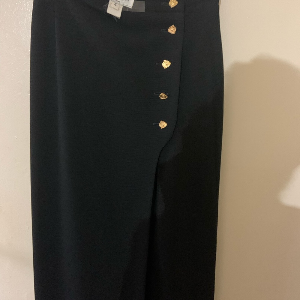 DeCasta New York black skirt with slit size 4